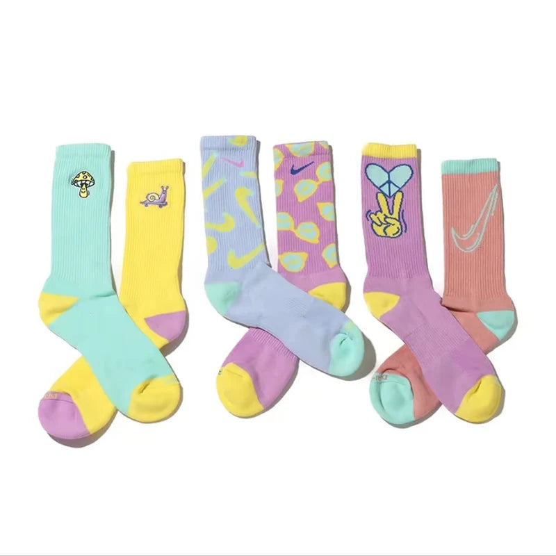 Nike Men's and Women's Thick-Pile Terry-Sole Sports Socks: Non-Slip, Comfortable, and Breathable SK0118-010