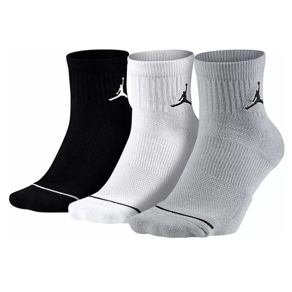 Nike Men's and Women's Thick-Pile Terry-Sole Sports Socks: Non-Slip, Comfortable, and Breathable SK0118-010