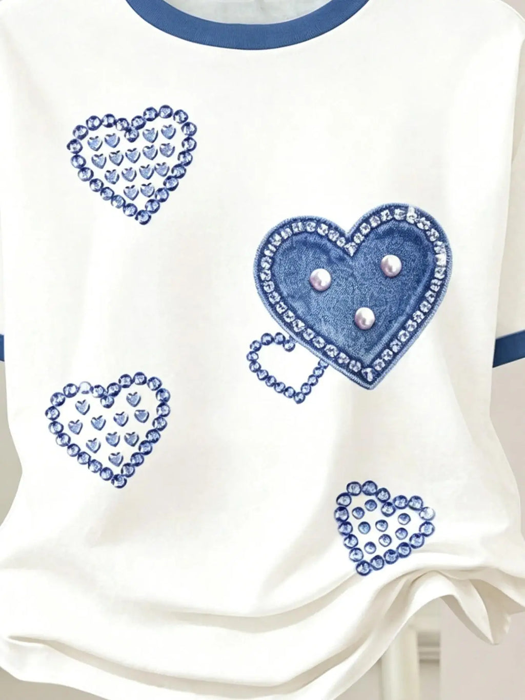 Girls' Summer and Autumn Casual Outfit Set: Girls' Heart-Print Two-Piece Set with Contrasting Color Trim Short-Sleeve T-Shirt + Faux Denim Flared Pants Set, Suitable for Girls Aged 4-12, for Home and Outing Wear