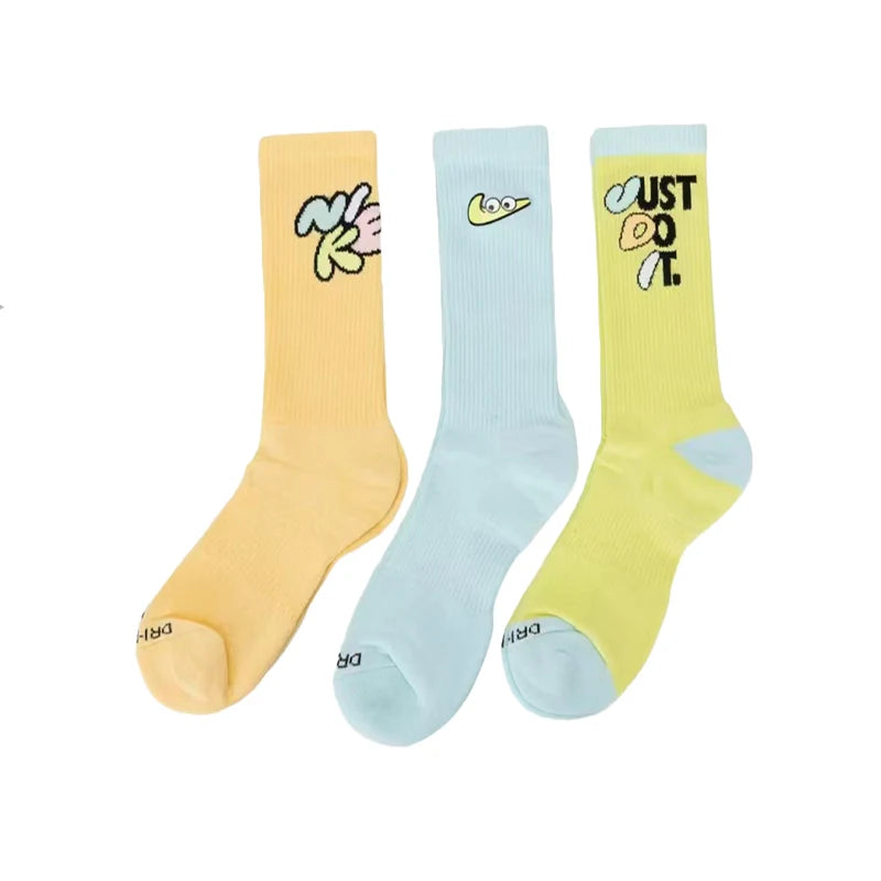 Nike Men's and Women's Thick-Pile Terry-Sole Sports Socks: Non-Slip, Comfortable, and Breathable SK0118-010